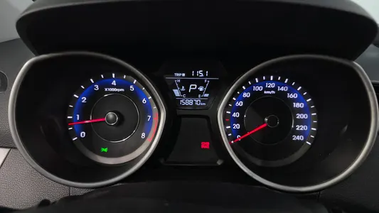 Hyundai 아반떼 1.6 GDi 2015 8