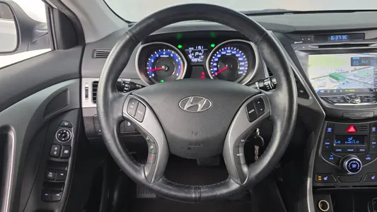 Hyundai 아반떼 1.6 GDi 2015 13