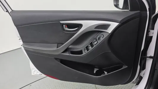 Hyundai 아반떼 1.6 GDi 2015 24