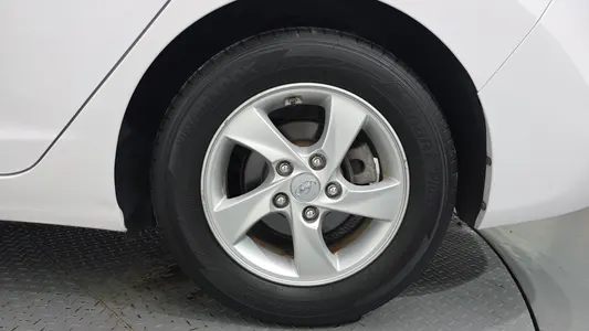 Hyundai 아반떼 1.6 GDi 2015 21