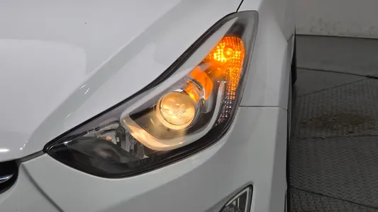Hyundai 아반떼 1.6 GDi 2015 22
