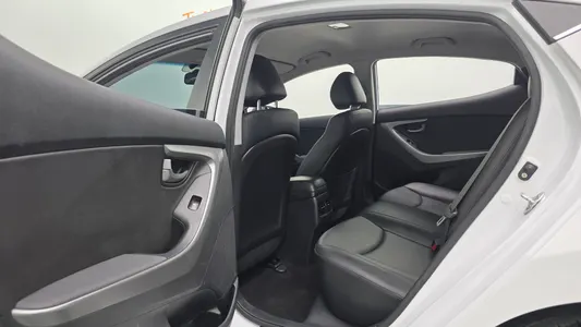 Hyundai 아반떼 1.6 GDi 2015 27