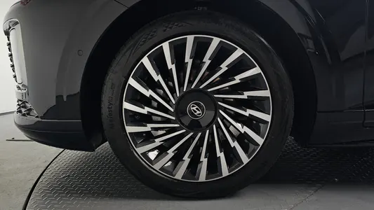 Hyundai (GN7) 2024 5