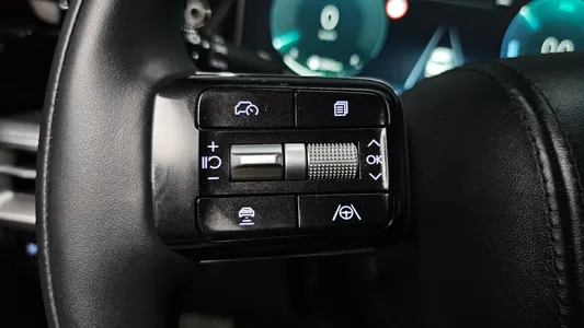 Hyundai (GN7) 2024 32