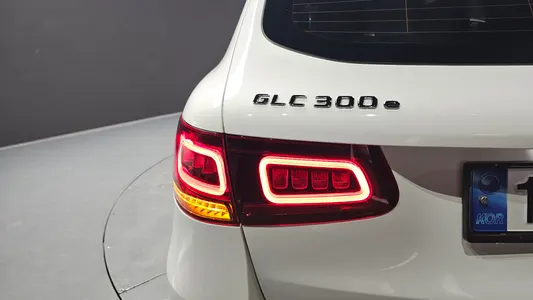 Mercedes-Benz GLC-Class X253 GLC300e 4MATIC 2020 23
