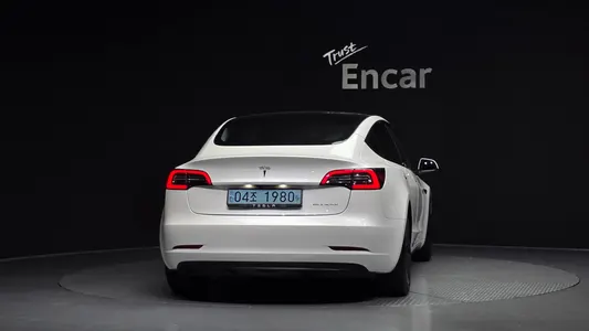 Tesla 3 AWD 2021 4