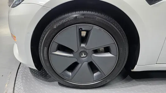 Tesla 3 AWD 2021 5