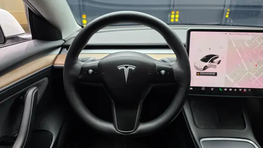 Tesla 3 AWD 2021 13