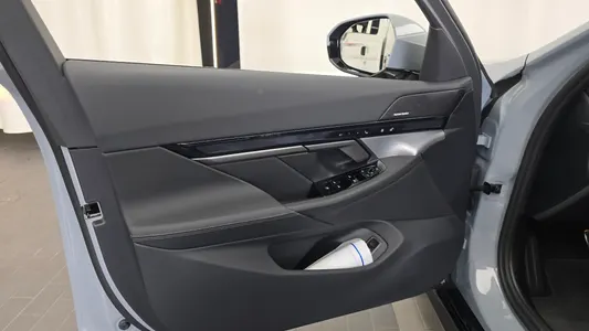 BMW 5 Series (G60) 520i M 2026 24