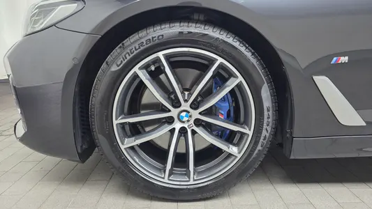BMW 5 Series (G30) 520i M 2022 5