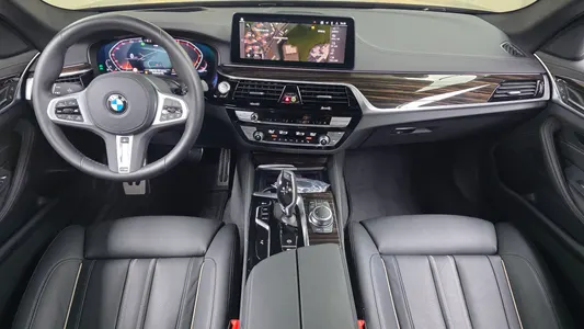 BMW 5 Series (G30) 520i M 2022 7