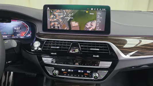 BMW 5 Series (G30) 520i M 2022 13