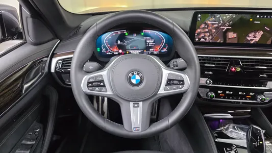 BMW 5 Series (G30) 520i M 2022 14