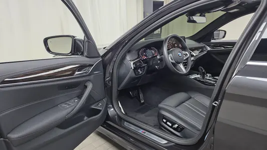 BMW 5 Series (G30) 520i M 2022 10