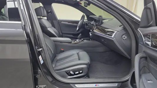BMW 5 Series (G30) 520i M 2022 26
