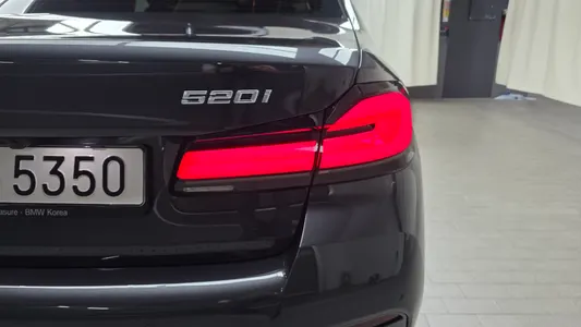 BMW 5 Series (G30) 520i M 2022 23