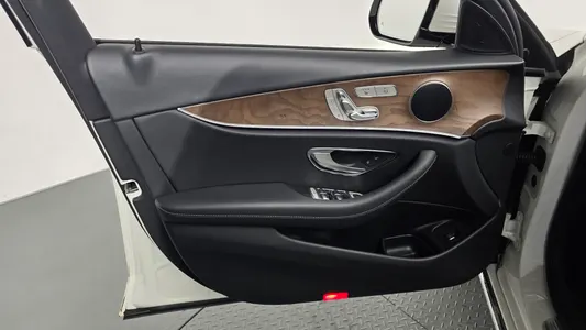 Mercedes-Benz E-Class W213 E300 4MATIC 2018 24