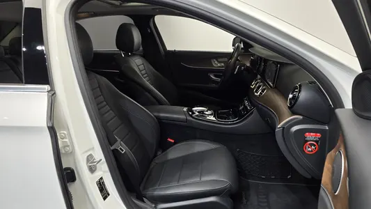 Mercedes-Benz E-Class W213 E300 4MATIC 2018 26