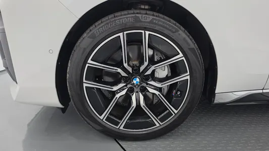 BMW 7 Series (G70) 740i xDrive M 2025 5
