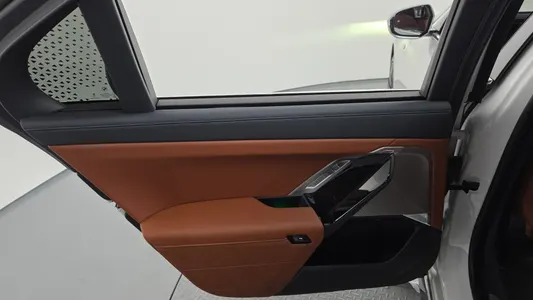 BMW 7 Series (G70) 740i xDrive M 2025 25