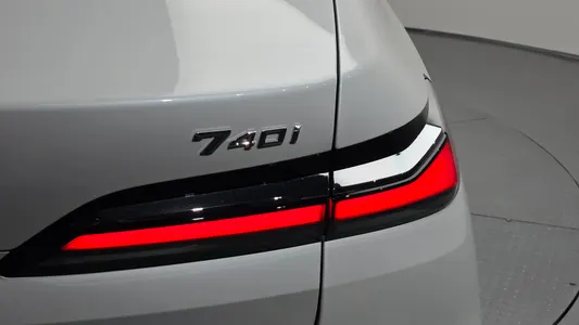 BMW 7 Series (G70) 740i xDrive M 2025 23