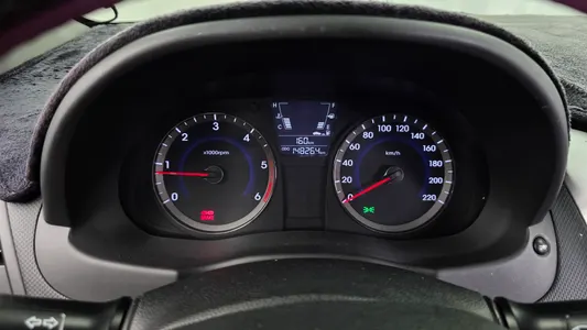 Hyundai () 1.6 VGT 2014 8
