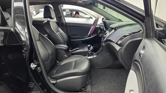 Hyundai () 1.6 VGT 2014 11