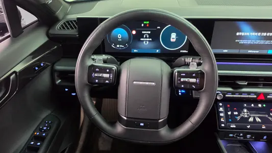 Hyundai (GN7) 2.5 2WD 2022 13