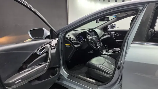 Hyundai Grandeur HG HG240 2015 10