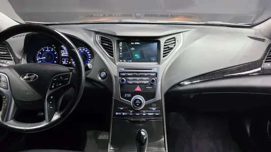Hyundai Grandeur HG HG240 2015 17