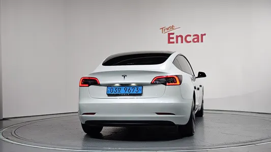 Tesla 3 RWD 2022 4