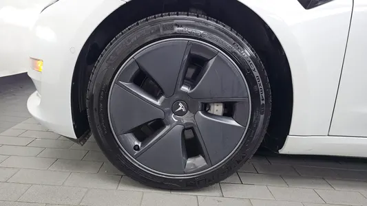 Tesla 3 RWD 2022 5