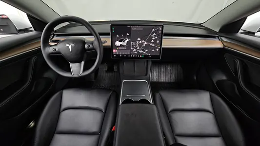 Tesla 3 RWD 2022 7