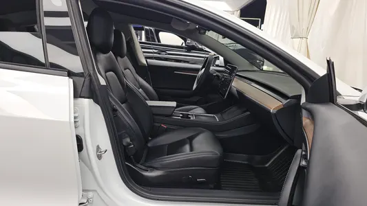Tesla 3 RWD 2022 11