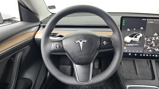 Tesla 3 RWD 2022 13