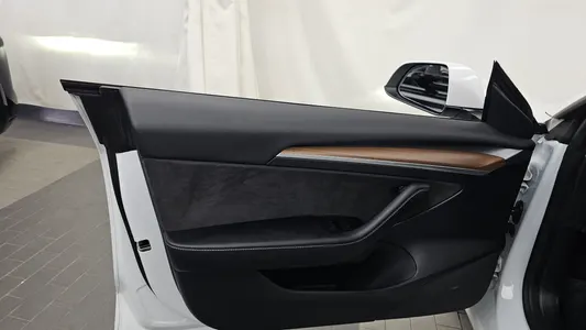 Tesla 3 RWD 2022 24