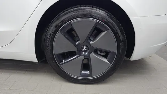 Tesla 3 RWD 2022 21