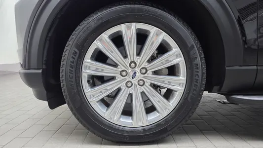 Ford 6 2.3 4WD 2023 5