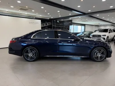 Mercedes-Benz E-Class W214 E300 4MATIC AMG Line 2025 9