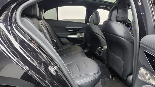 Mercedes-Benz E-Class W214 E300 4MATIC AMG Line 2024 10