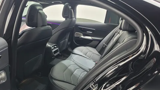 Mercedes-Benz E-Class W214 E300 4MATIC AMG Line 2024 19