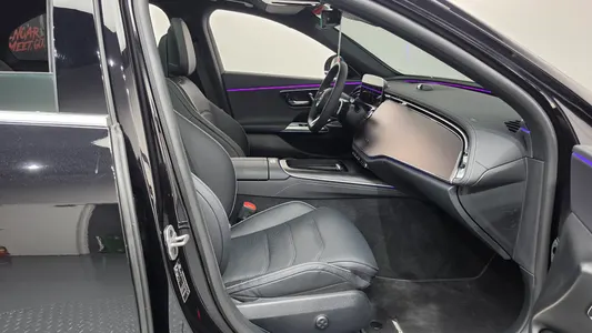 Mercedes-Benz E-Class W214 E300 4MATIC AMG Line 2024 26