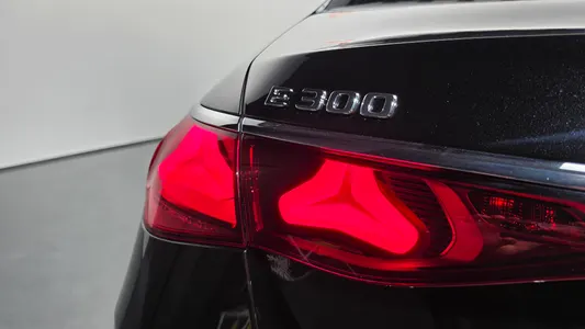 Mercedes-Benz E-Class W214 E300 4MATIC AMG Line 2024 23