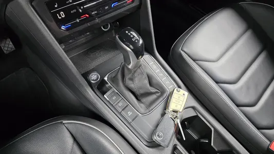 Volkswagen 2 2.0 TDI 2022 9