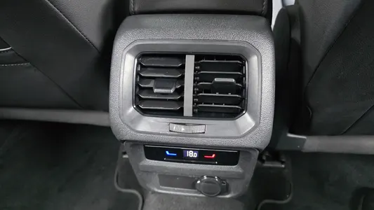 Volkswagen 2 2.0 TDI 2022 29