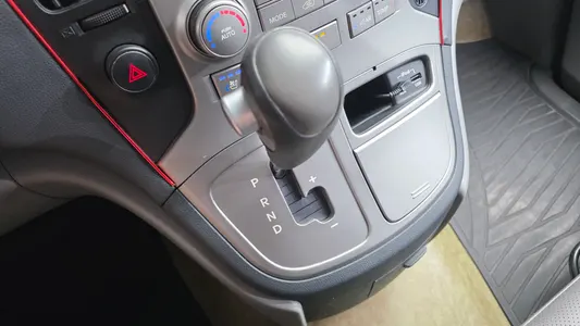 Hyundai Grand Starex 12 2013 9