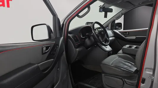 Hyundai Grand Starex 12 2013 11