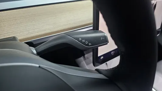 Tesla Y AWD 2022 9