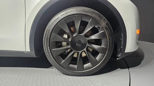 Tesla Y AWD 2022 22
