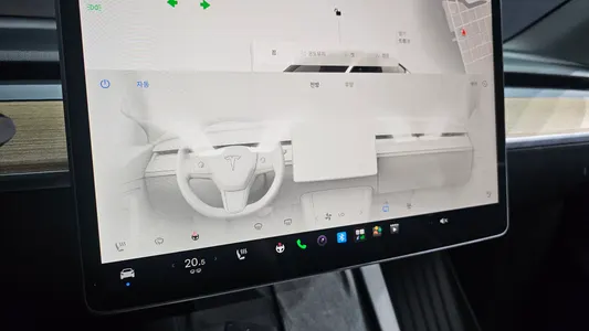 Tesla Y AWD 2022 34